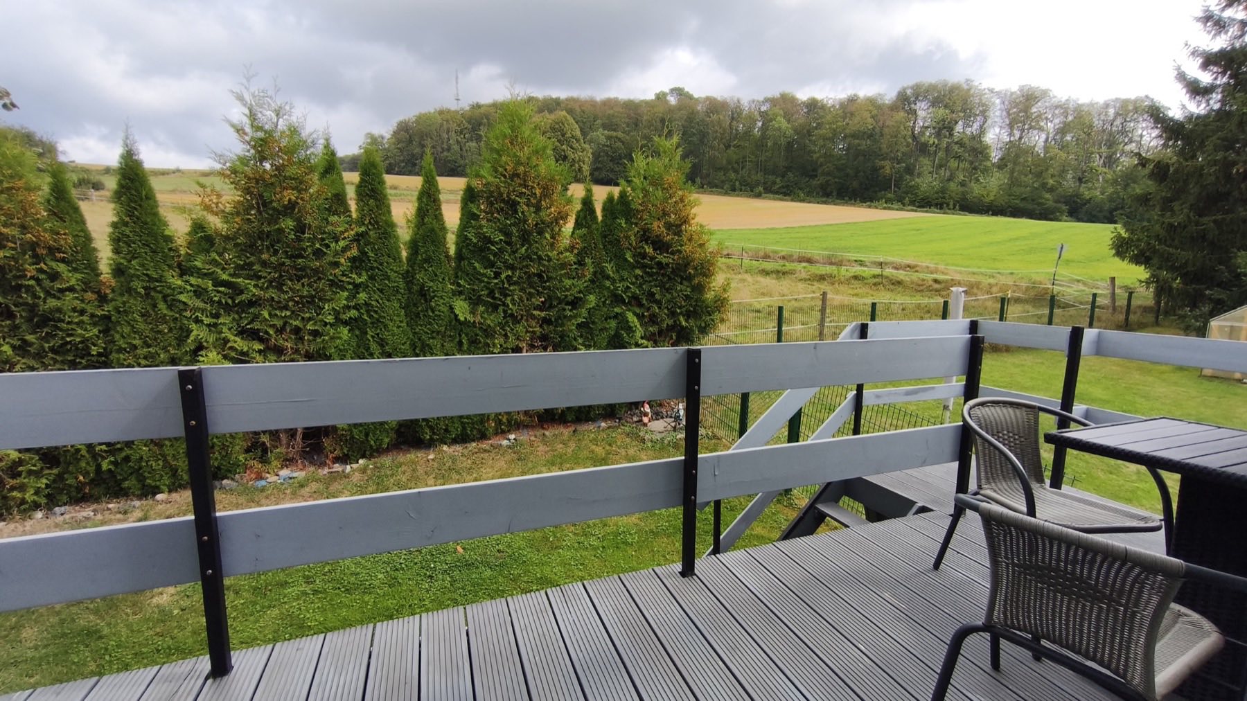 Balkon mit Blick ins Grüne